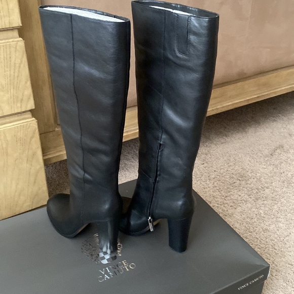 Vince Camuto Black Women's Knee-High Boots 
Pre-loved,I used them only once, - Picture 3 of 6